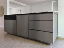 Küchenblock verkleidet mit Edelstahl 