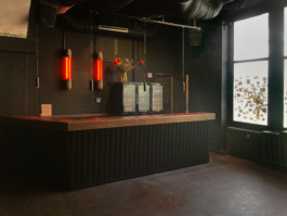 Theke im Gewölbe in Köln. 